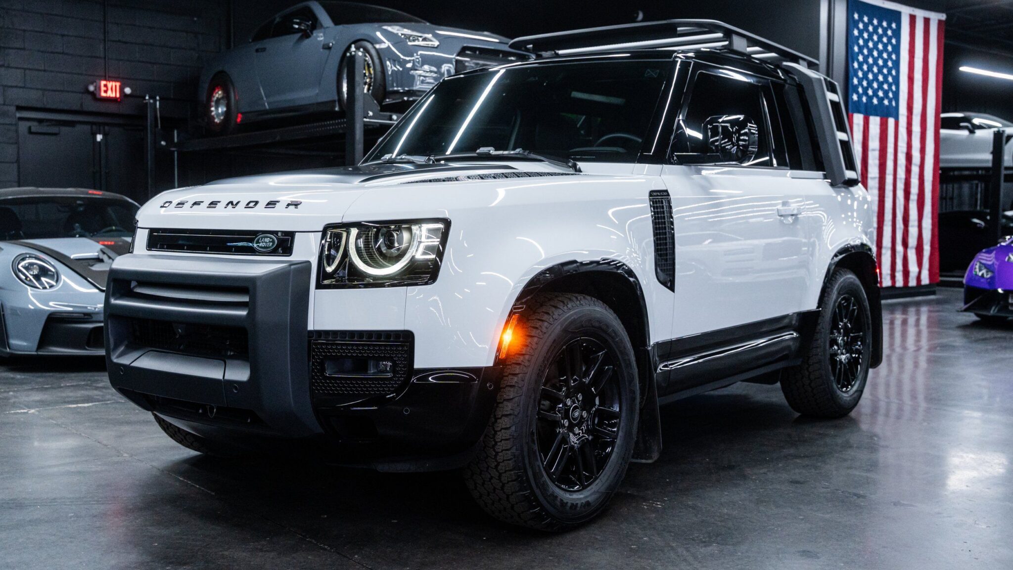 2023 Land Rover Defender - Image 13