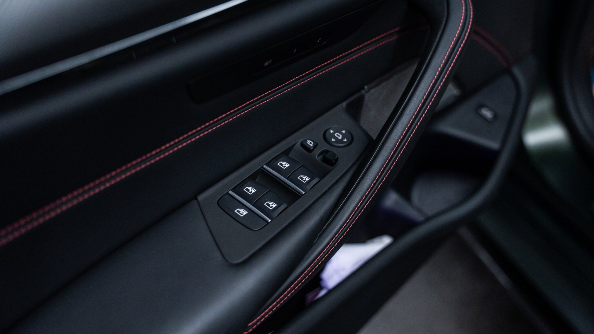 2022 BMW M5 - Image 28