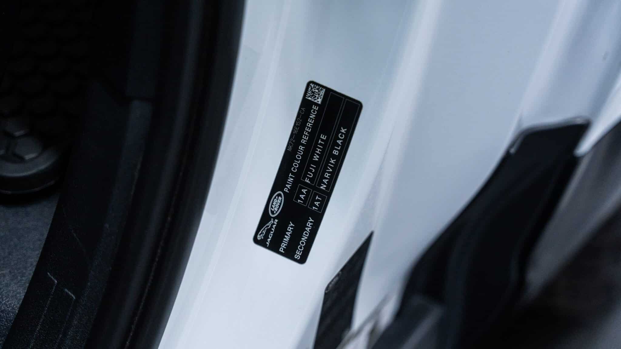 2023 Land Rover Defender - Image 21