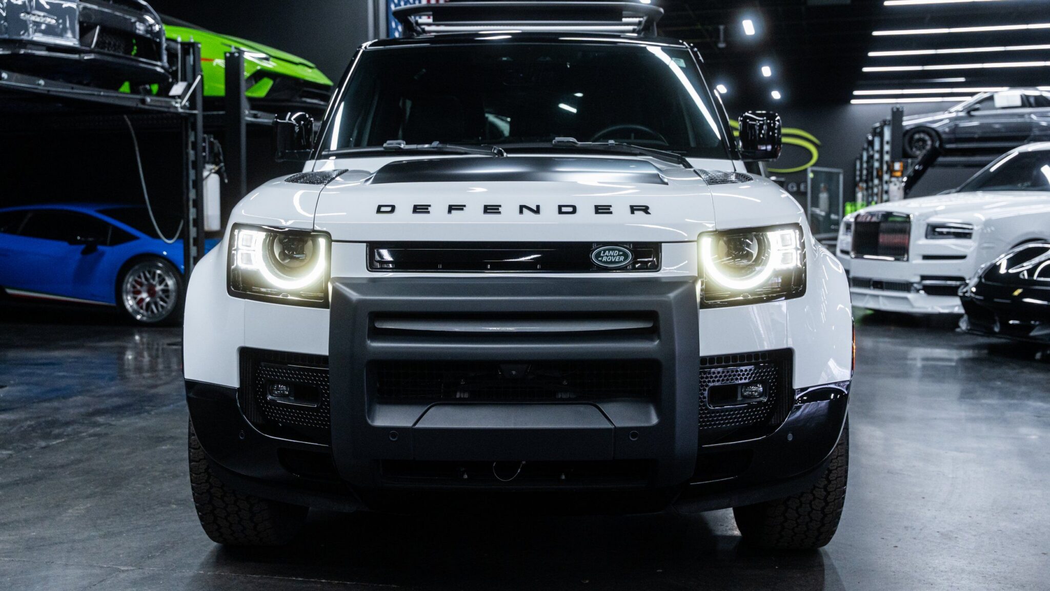 2023 Land Rover Defender - Image 14