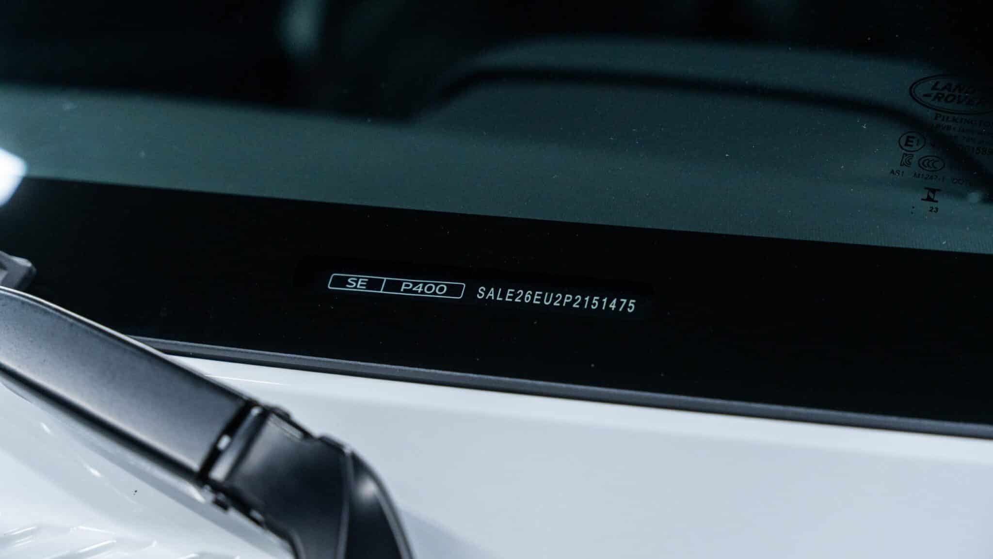 2023 Land Rover Defender - Image 19