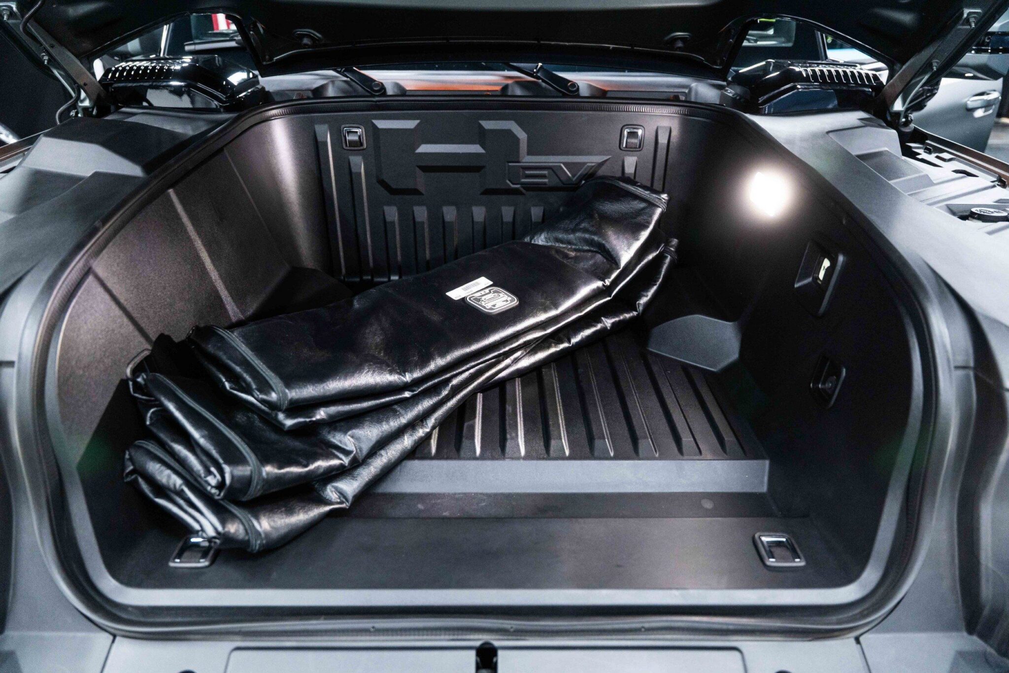 2024 GMC HUMMER EV SUV - Image 43