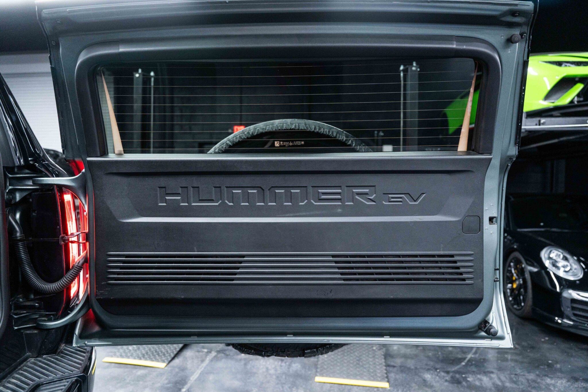 2024 GMC HUMMER EV SUV - Image 36