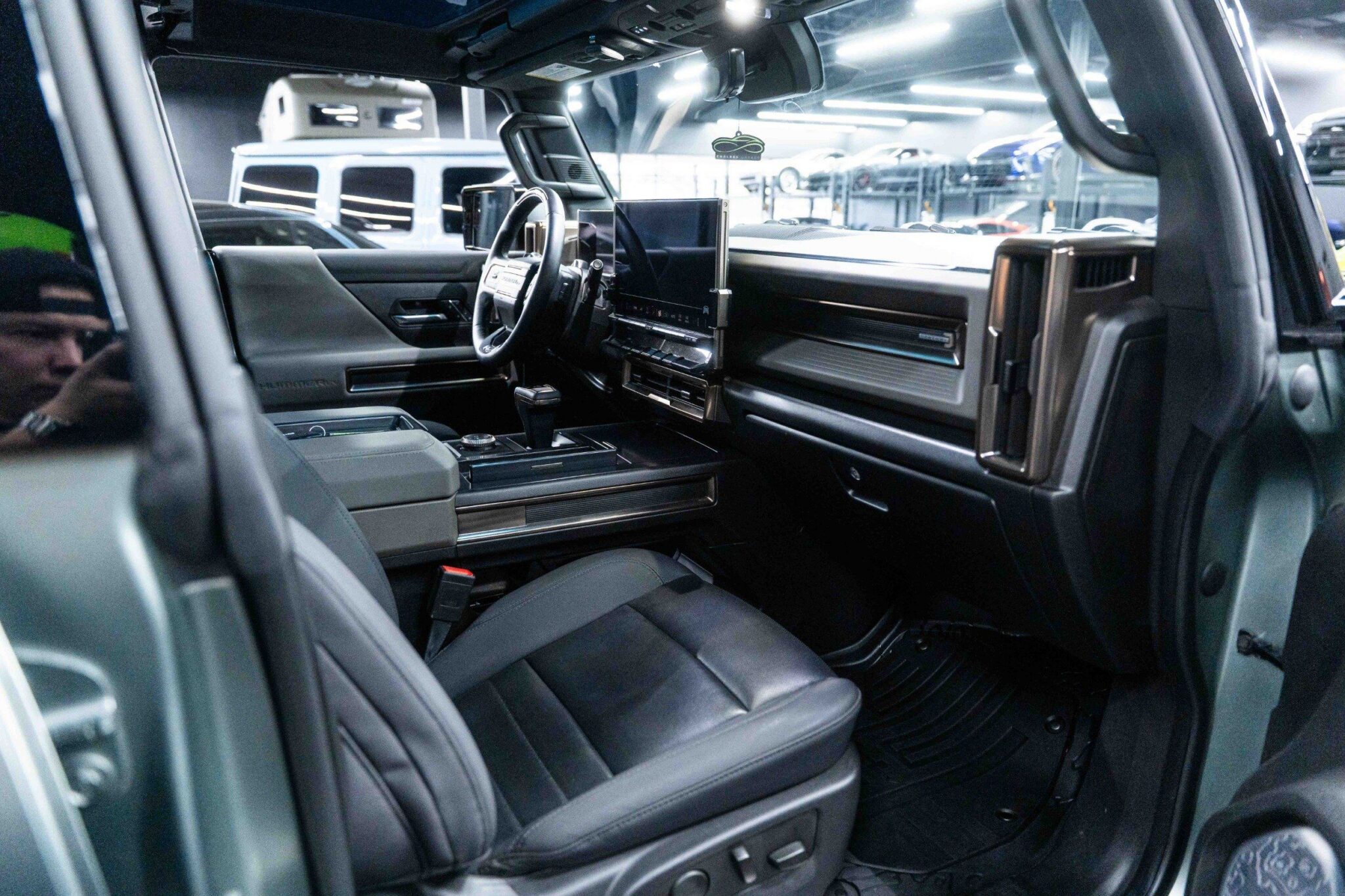 2024 GMC HUMMER EV SUV - Image 40