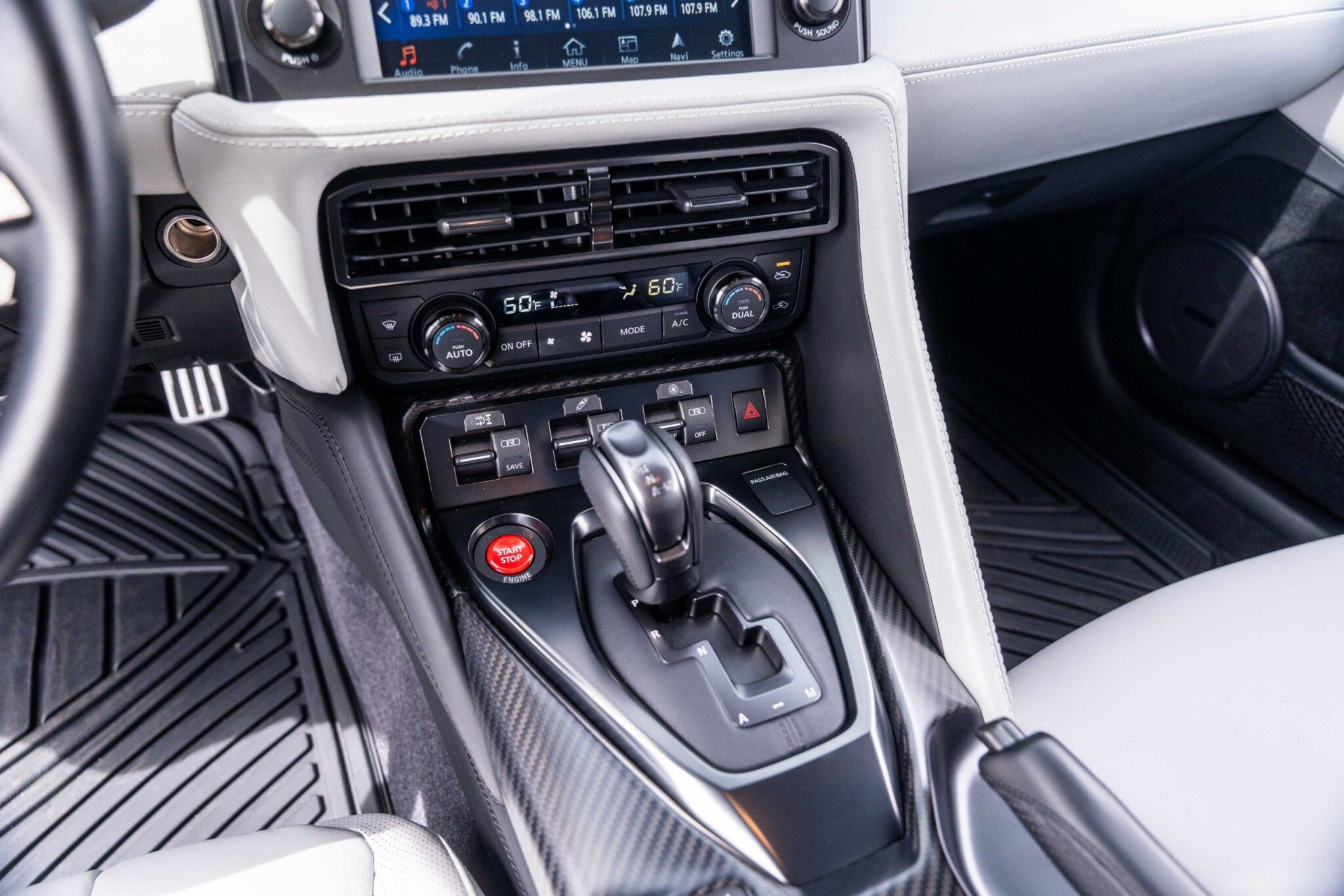 2024 Nissan GT-R - Image 33