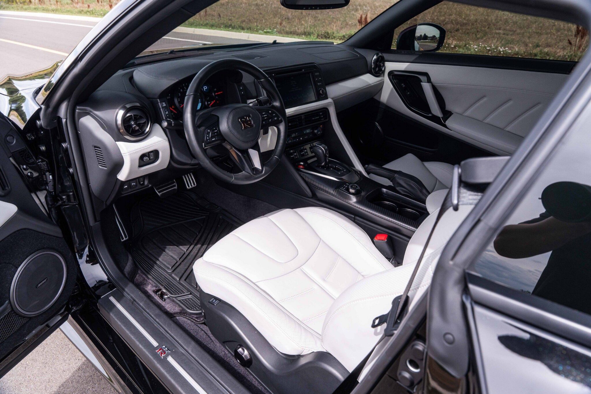 2024 Nissan GT-R - Image 27