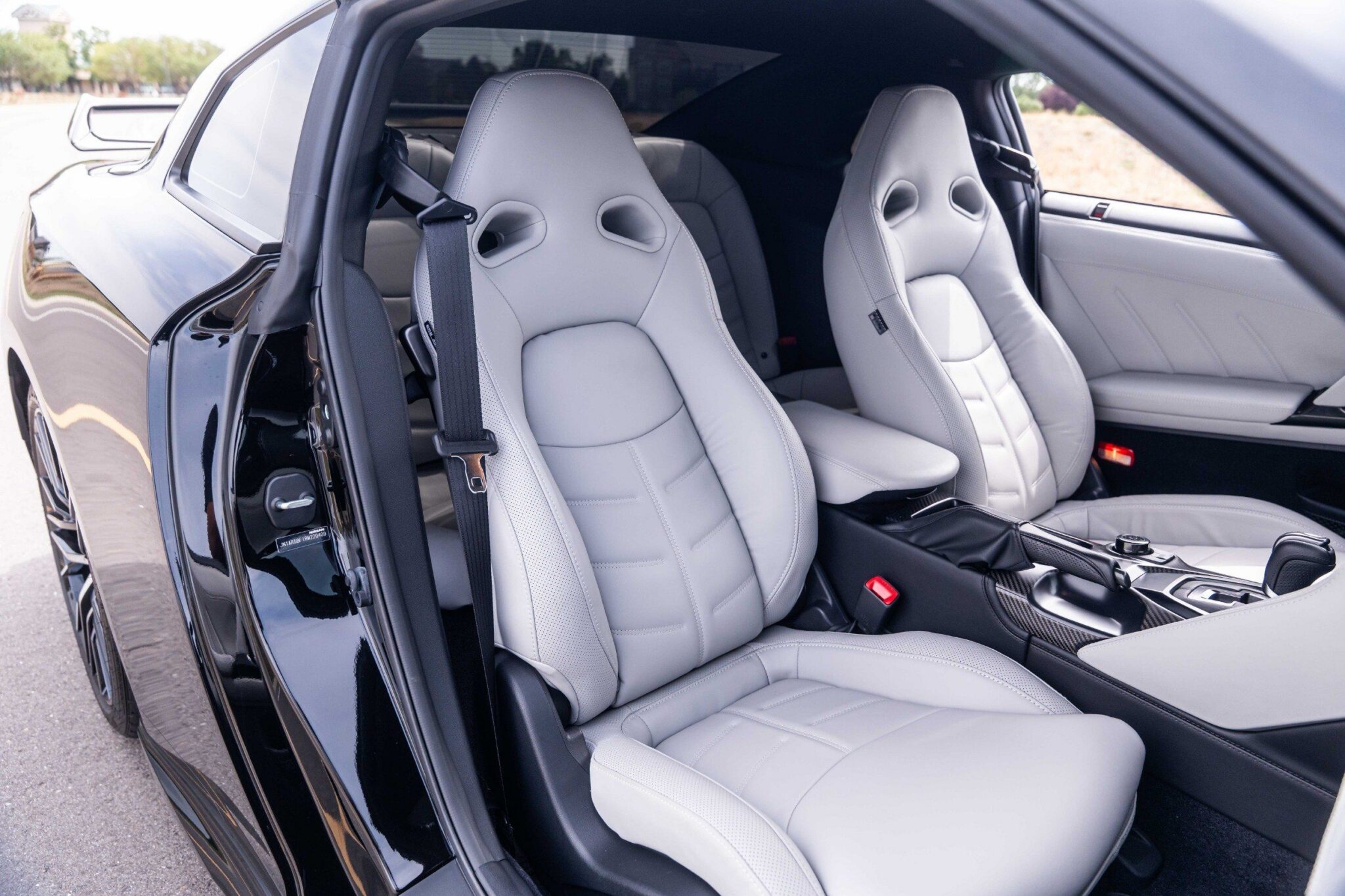 2024 Nissan GT-R - Image 38