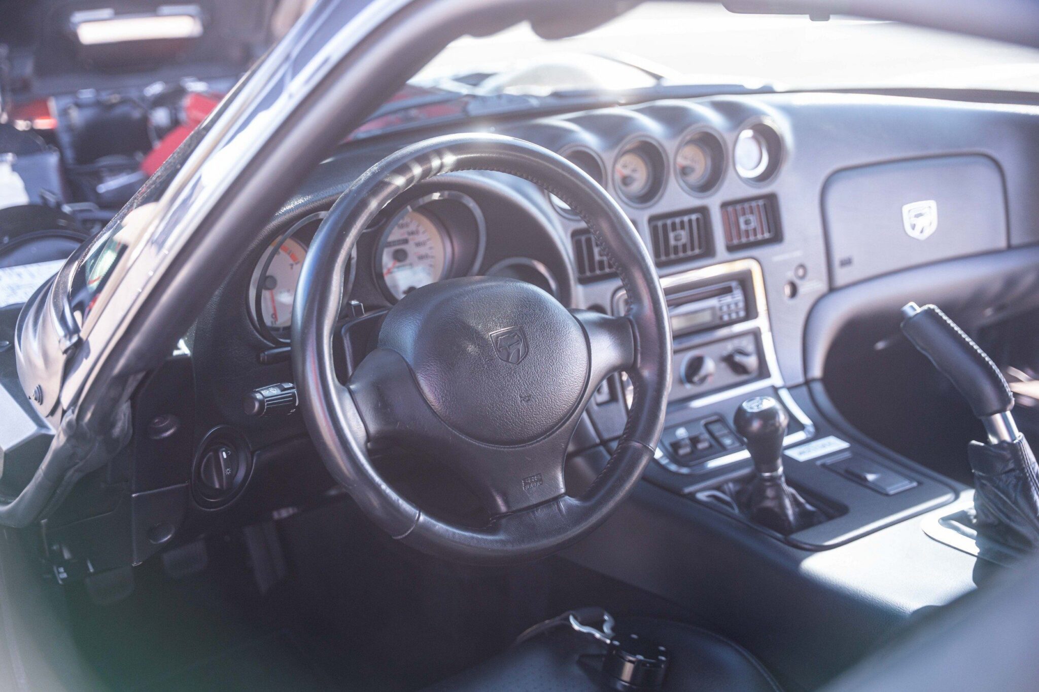 2000 Dodge Viper - Image 35