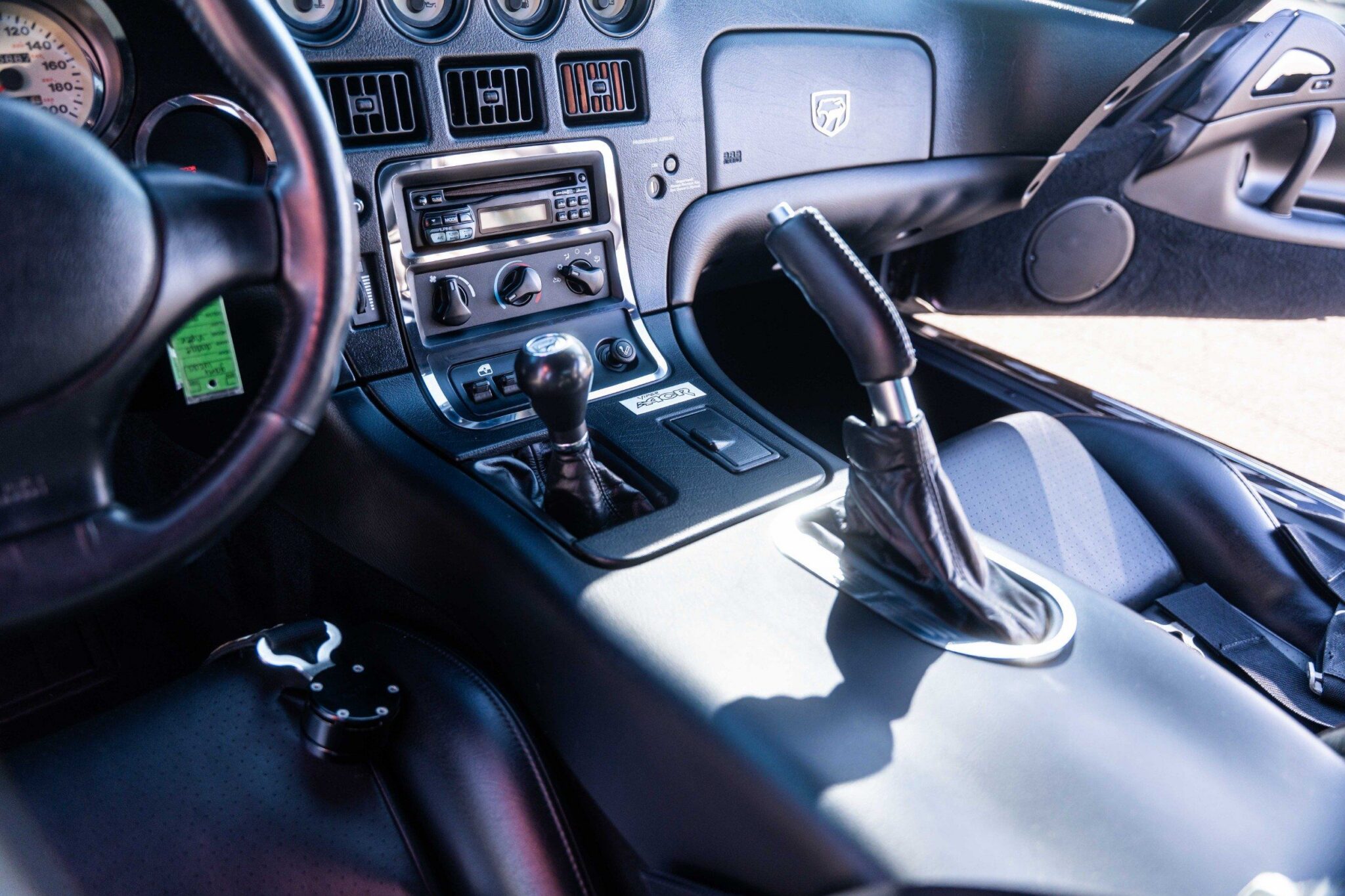 2000 Dodge Viper - Image 37