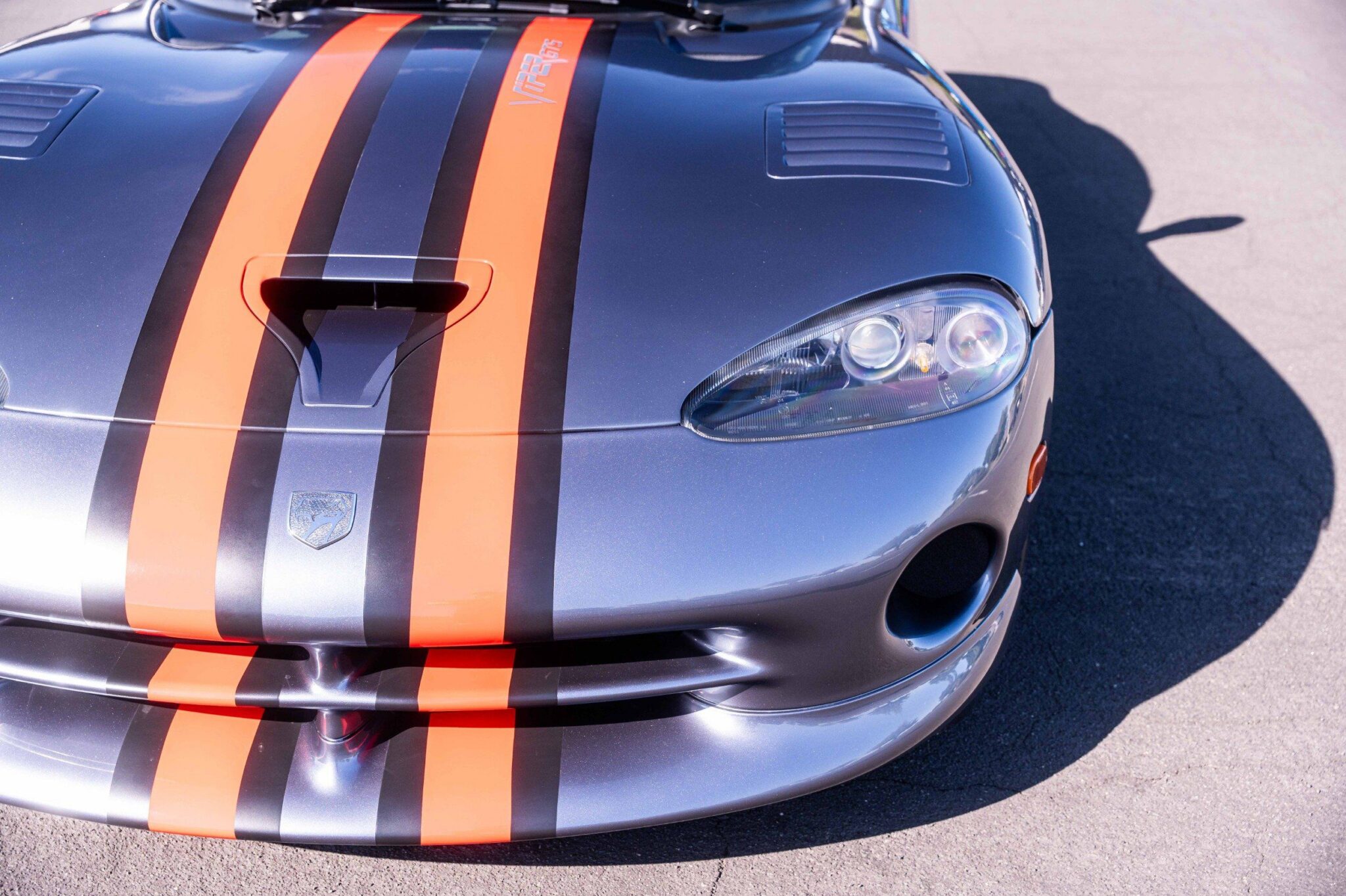 2000 Dodge Viper - Image 18