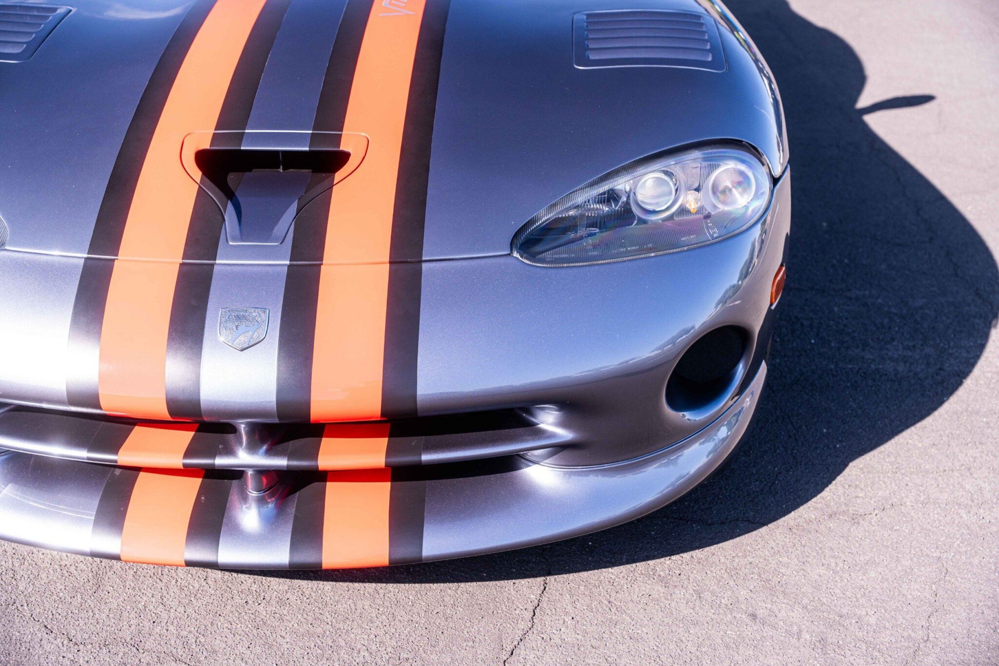 2000 Dodge Viper - Image 19