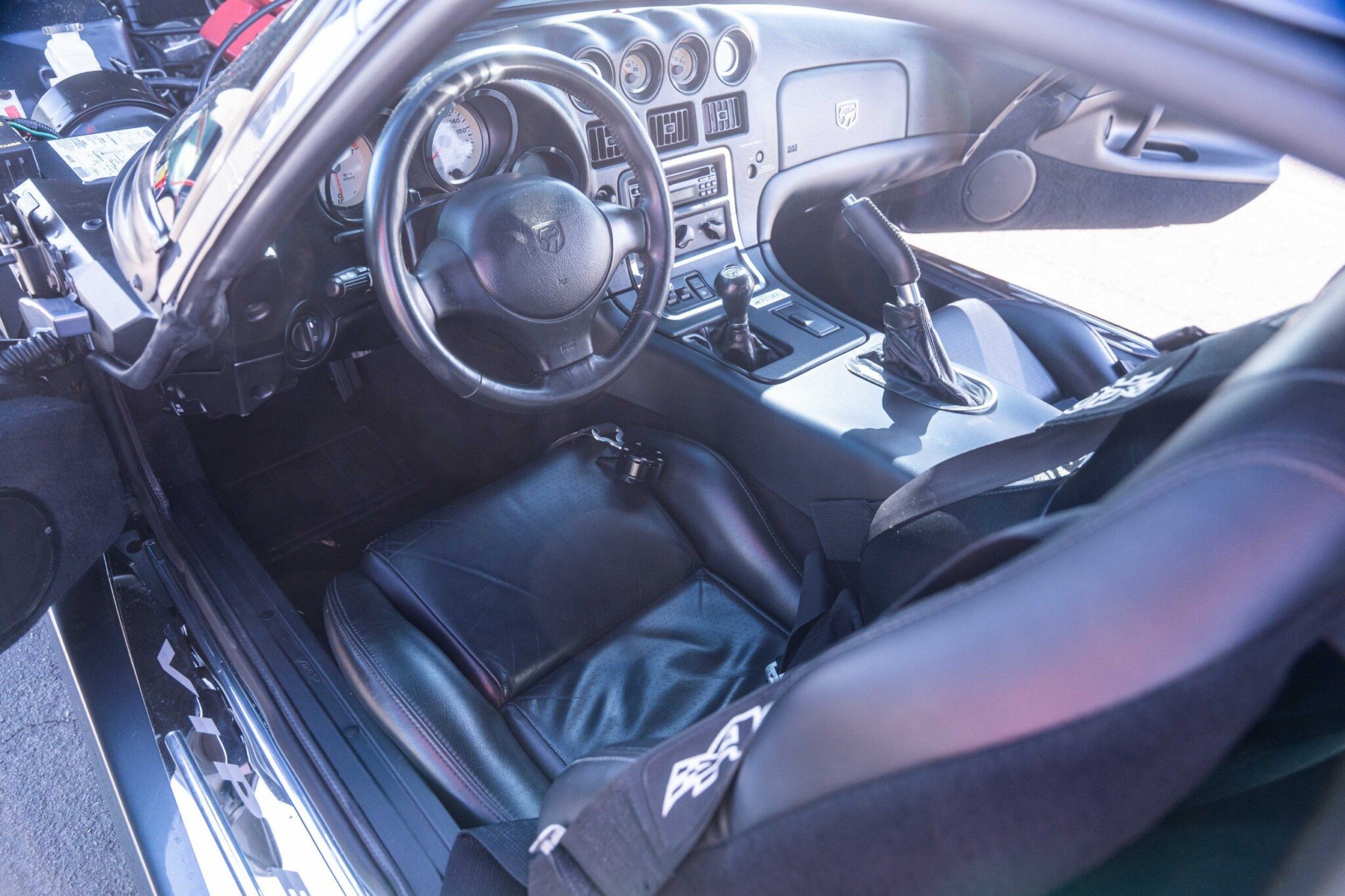 2000 Dodge Viper - Image 31