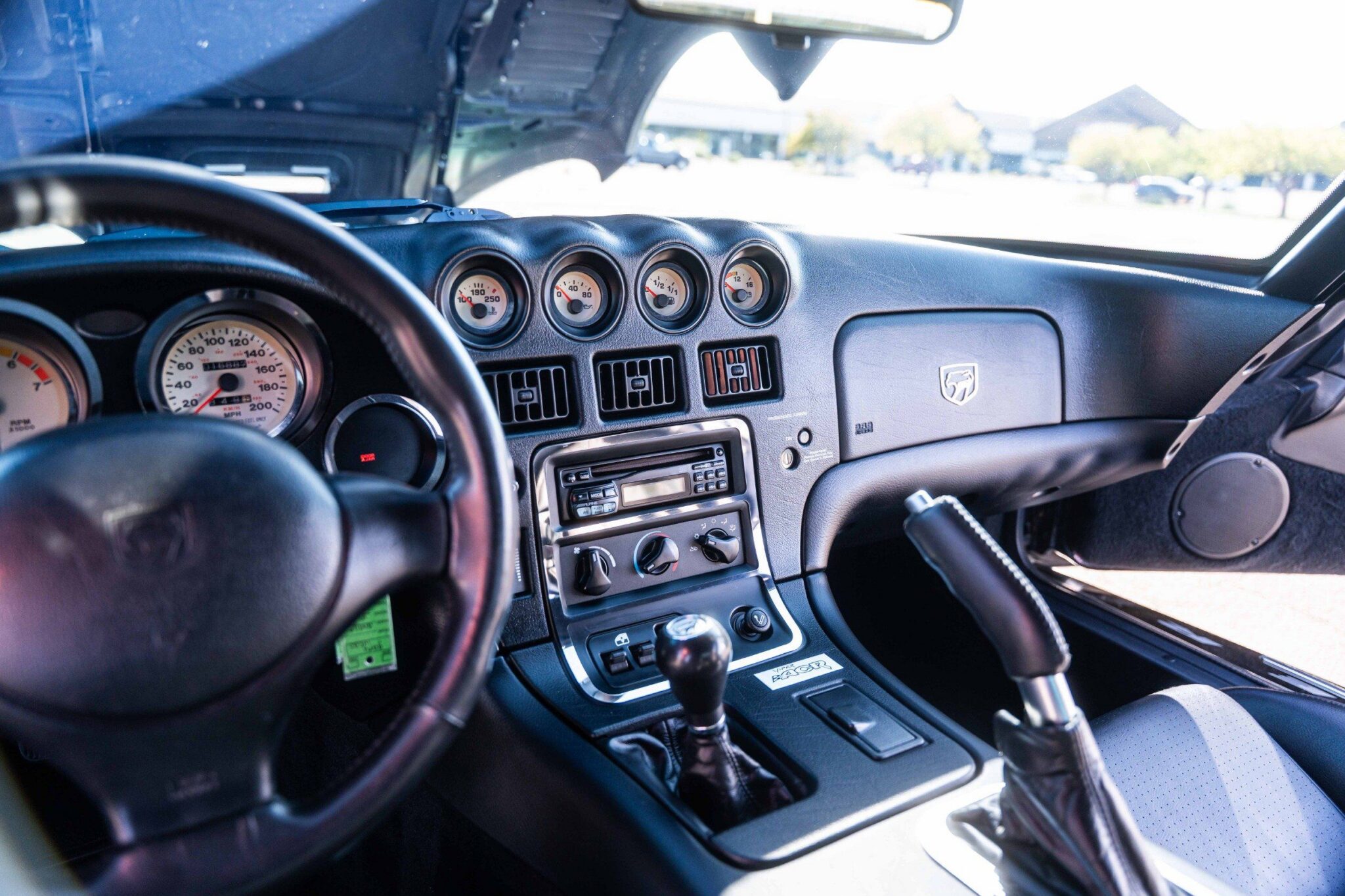 2000 Dodge Viper - Image 36