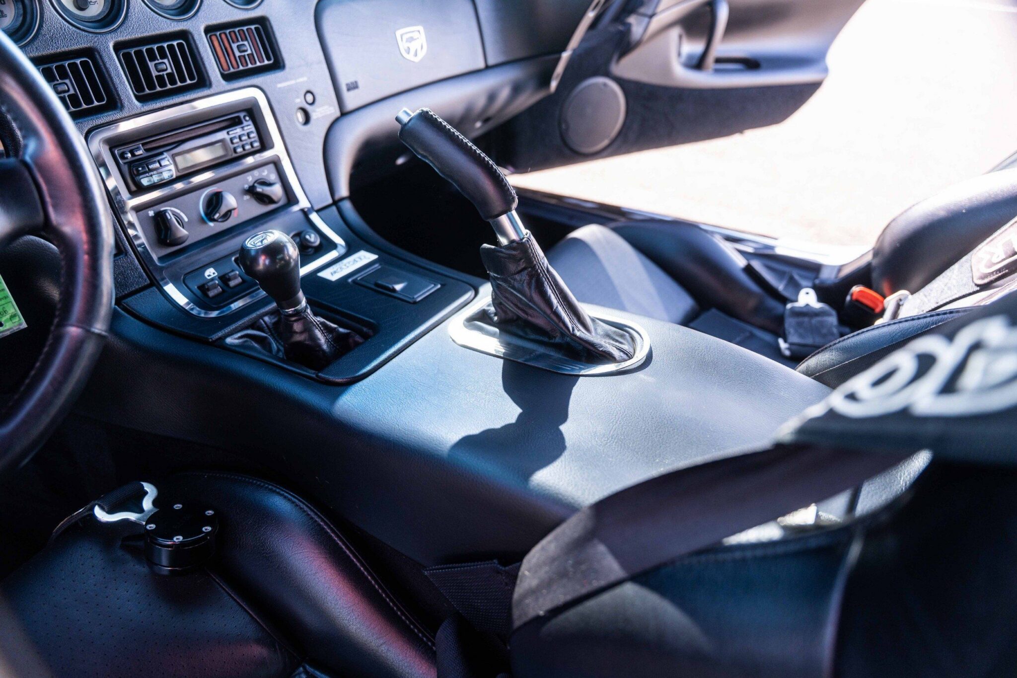 2000 Dodge Viper - Image 38