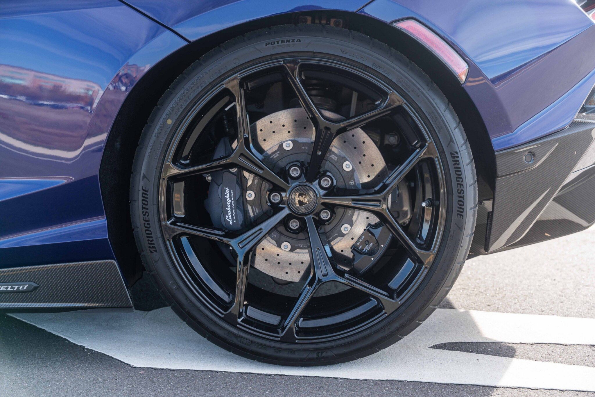2026 Lamborghini Revuelto - Image 20