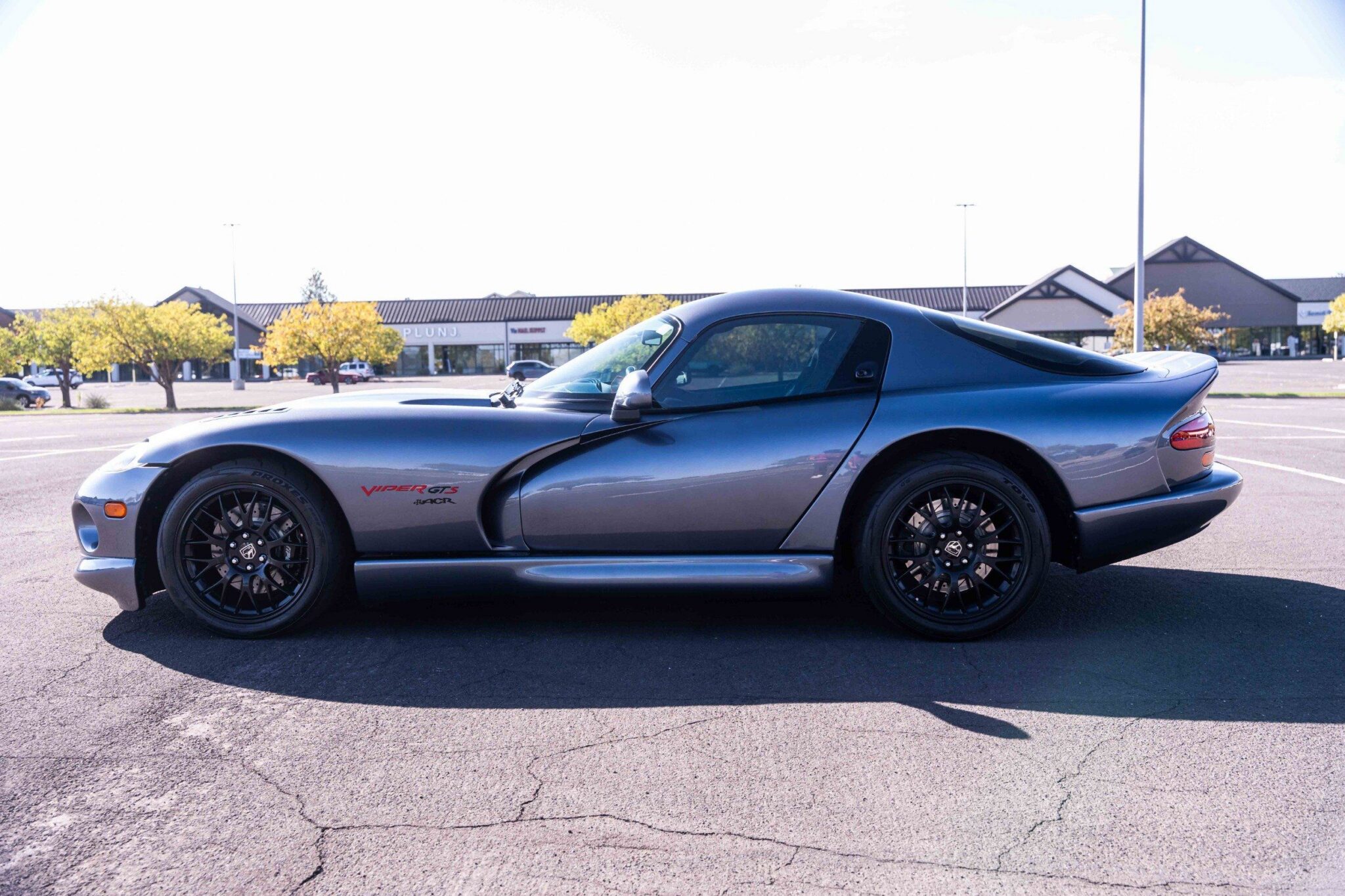 2000 Dodge Viper - Image 12
