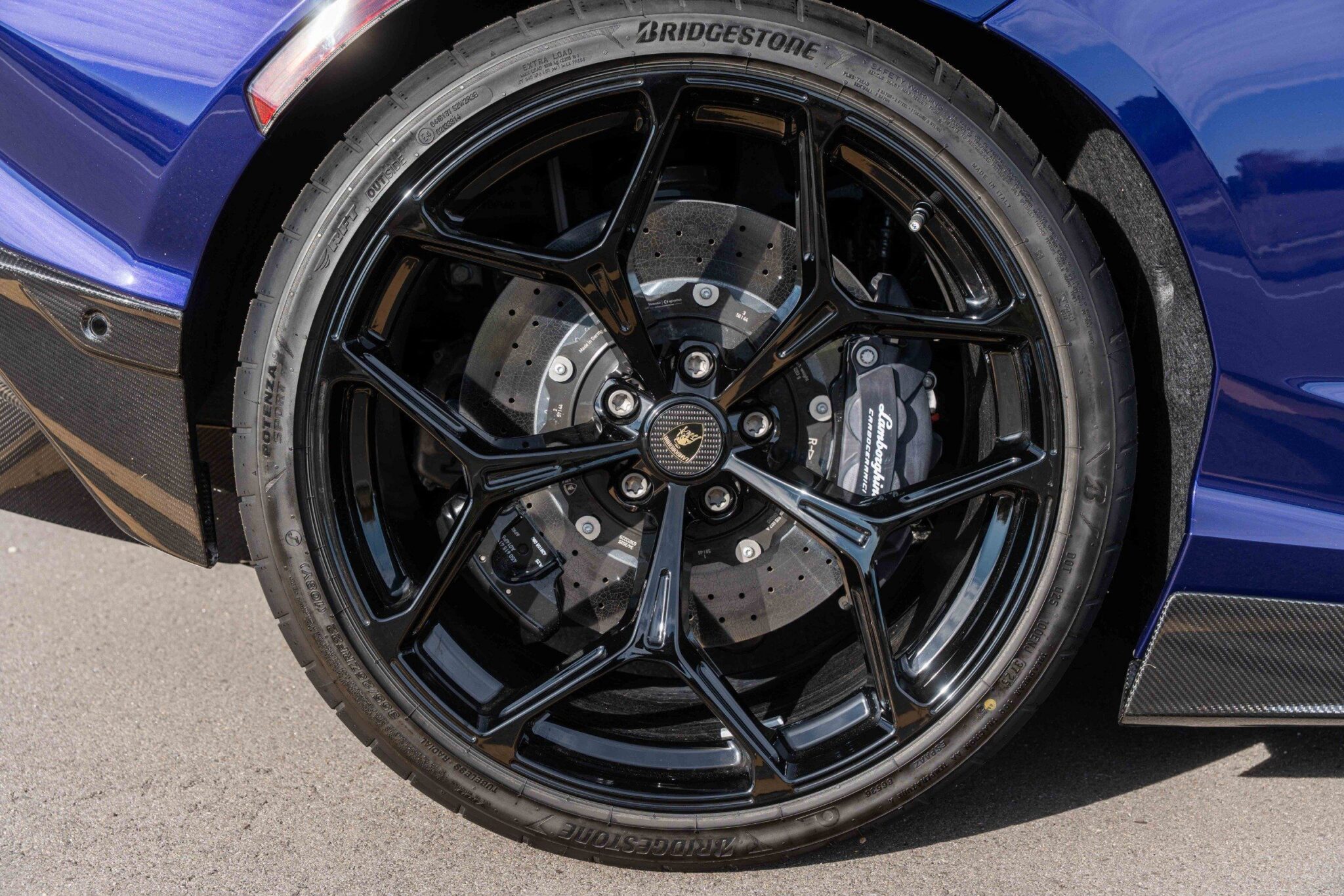 2026 Lamborghini Revuelto - Image 9